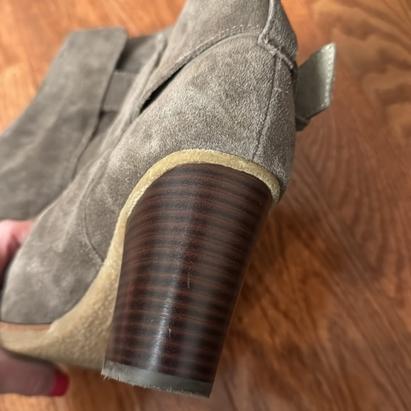 Gap Gray Suede Booties - Picture 5 of 5